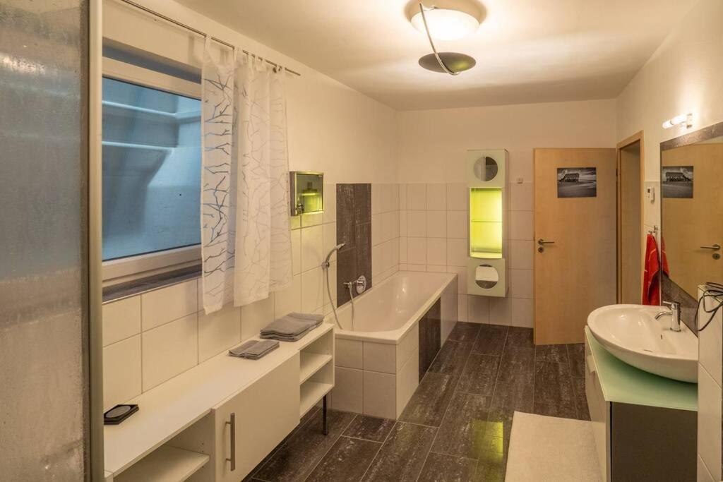 זיגן Wohnung Mit Talblick, Ladestation E-Auto מראה חיצוני תמונה